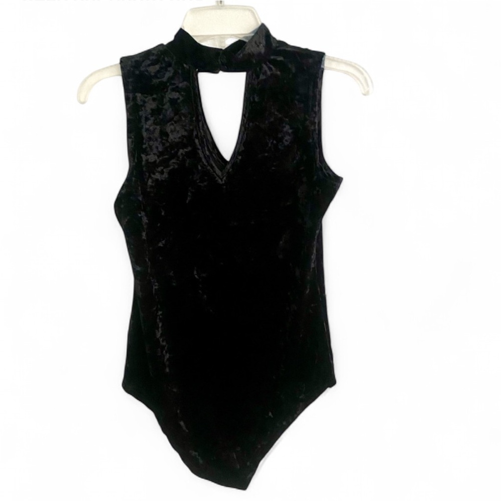 SAY WHAT? SLEEVELESS BLACK VELVET KEYHOLE BODYSUIT CLASSIC WHIMSYGOTH MEDIUM